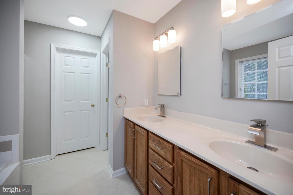 550 HARRISON CIR, LOCUST GROVE, Virginia 22508, 3 Bedrooms Bedrooms, ,2 BathroomsBathrooms,Residential,550 HARRISON CIR,VAOR2013584 MLS # VAOR2013584