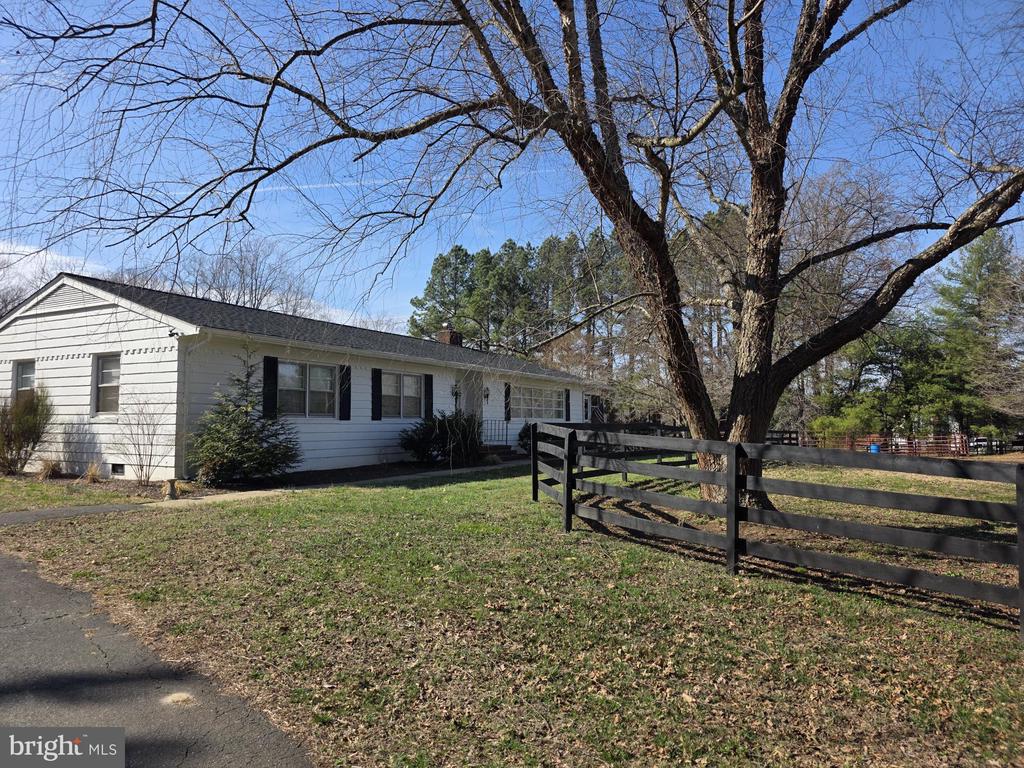 10122 ELYS FORD RD, FREDERICKSBURG, Virginia 22407, 3 Bedrooms Bedrooms, ,2 BathroomsBathrooms,Residential,10122 ELYS FORD RD,VASP2039894 MLS # VASP2039894 10122 ELYS FORD RD, FREDERICKSBURG, Virginia 22407, 3 Bedrooms Bedrooms, ,2 BathroomsBathrooms,Residential,10122 ELYS FORD RD,VASP2039894 MLS # VASP2039894