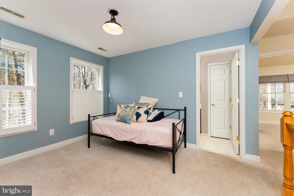 100 CRYSTAL CT, LOCUST GROVE, Virginia 22508, 4 Bedrooms Bedrooms, ,3 BathroomsBathrooms,Residential,100 CRYSTAL CT,VAOR2013228 MLS # VAOR2013228