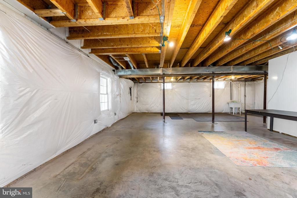 100 CRYSTAL CT, LOCUST GROVE, Virginia 22508, 4 Bedrooms Bedrooms, ,3 BathroomsBathrooms,Residential,100 CRYSTAL CT,VAOR2013228 MLS # VAOR2013228