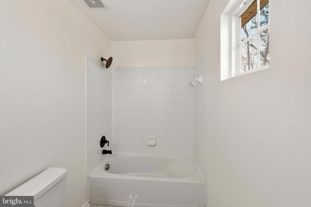 40 ROBINS CT, PALMYRA, Virginia 22963, 3 Bedrooms Bedrooms, ,2 BathroomsBathrooms,Residential,40 ROBINS CT,VAFN2000648 MLS # VAFN2000648