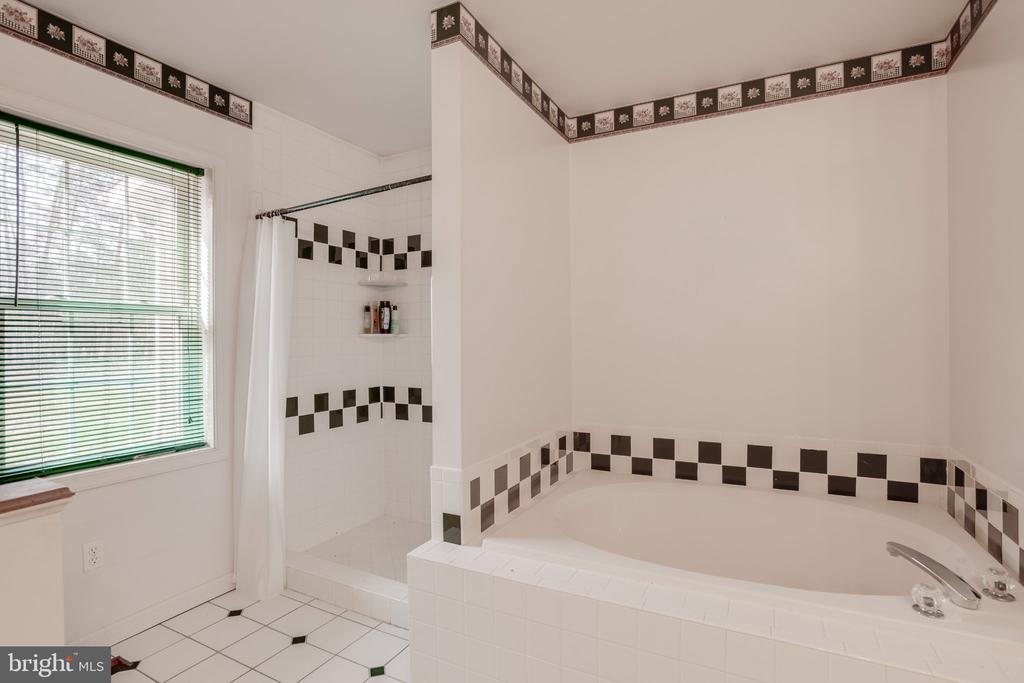 3220 COURTNEY SCHOOL RD, MIDLAND, Virginia, 6 Bedrooms Bedrooms, ,4 BathroomsBathrooms,Residential,3220 COURTNEY SCHOOL RD,VAFQ2021068 MLS # VAFQ2021068