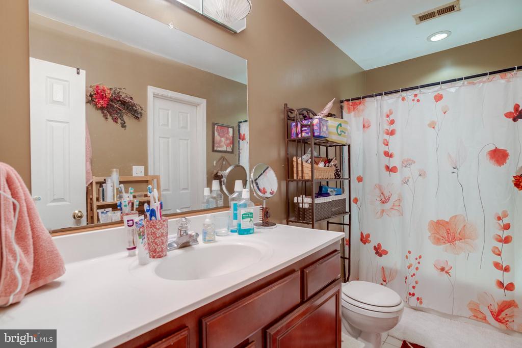 3220 COURTNEY SCHOOL RD, MIDLAND, Virginia, 6 Bedrooms Bedrooms, ,4 BathroomsBathrooms,Residential,3220 COURTNEY SCHOOL RD,VAFQ2021068 MLS # VAFQ2021068