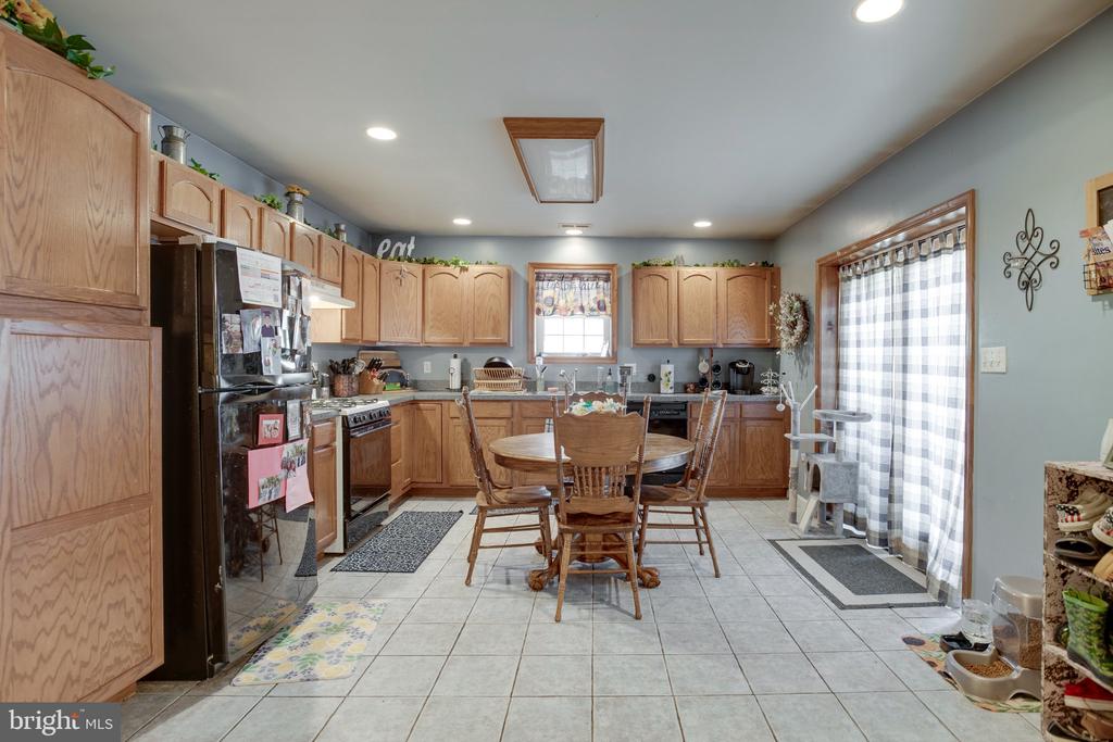 3220 COURTNEY SCHOOL RD, MIDLAND, Virginia, 6 Bedrooms Bedrooms, ,4 BathroomsBathrooms,Residential,3220 COURTNEY SCHOOL RD,VAFQ2021068 MLS # VAFQ2021068