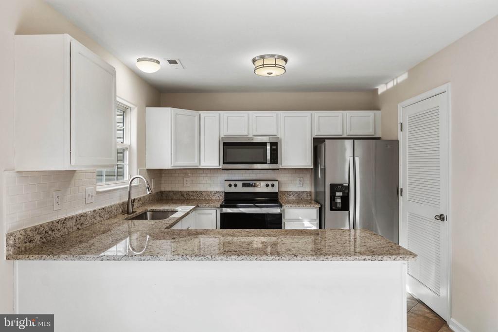 9928 MATTI HILL CT, FREDERICKSBURG, Virginia 22408, 2 Bedrooms Bedrooms, ,2 BathroomsBathrooms,Residential,9928 MATTI HILL CT,VASP2040382 MLS # VASP2040382