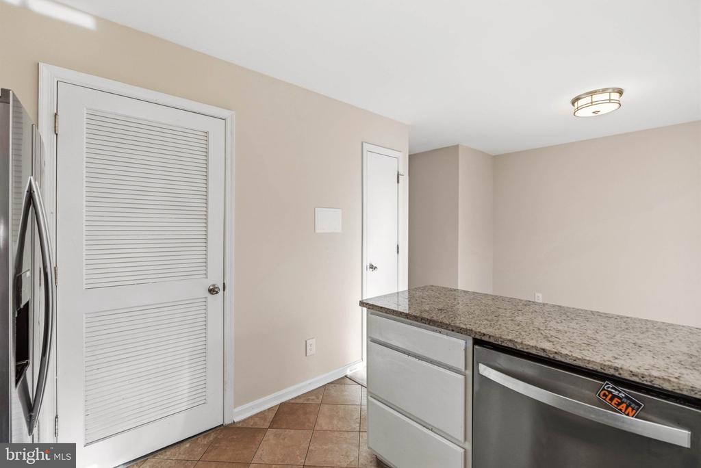 9928 MATTI HILL CT, FREDERICKSBURG, Virginia 22408, 2 Bedrooms Bedrooms, ,2 BathroomsBathrooms,Residential,9928 MATTI HILL CT,VASP2040382 MLS # VASP2040382