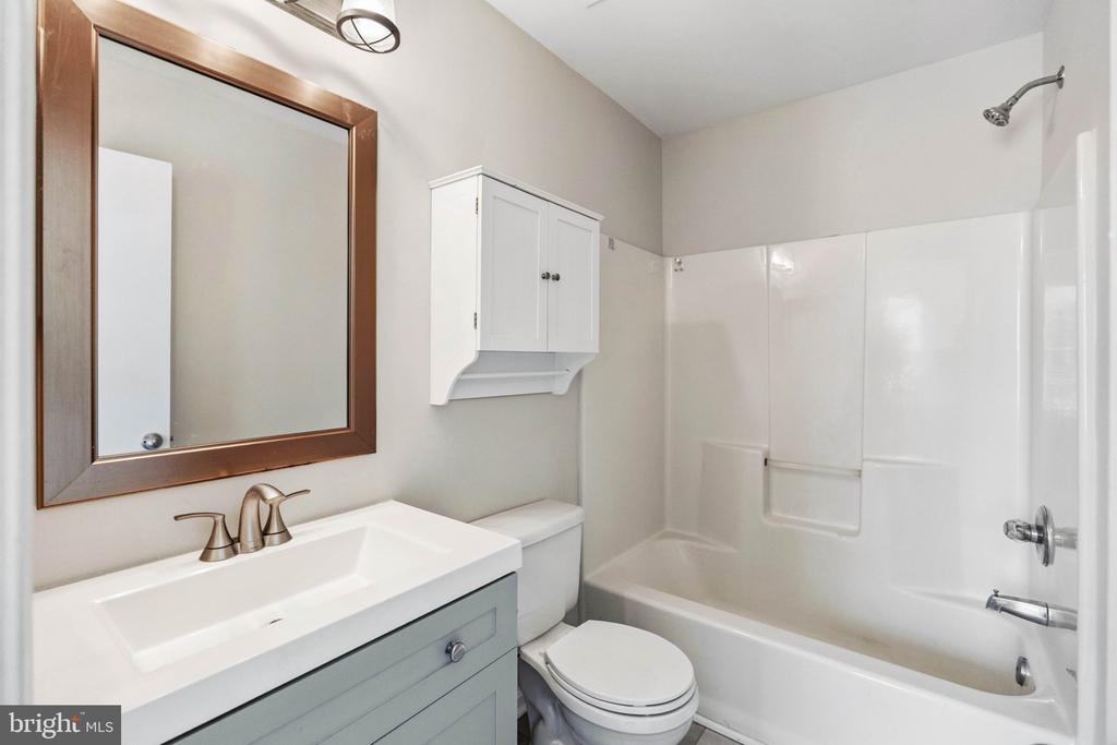 9928 MATTI HILL CT, FREDERICKSBURG, Virginia 22408, 2 Bedrooms Bedrooms, ,2 BathroomsBathrooms,Residential,9928 MATTI HILL CT,VASP2040382 MLS # VASP2040382