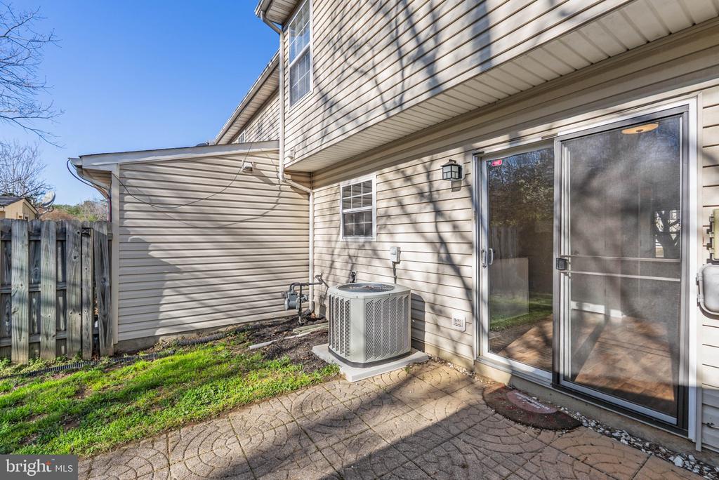 9928 MATTI HILL CT, FREDERICKSBURG, Virginia 22408, 2 Bedrooms Bedrooms, ,2 BathroomsBathrooms,Residential,9928 MATTI HILL CT,VASP2040382 MLS # VASP2040382