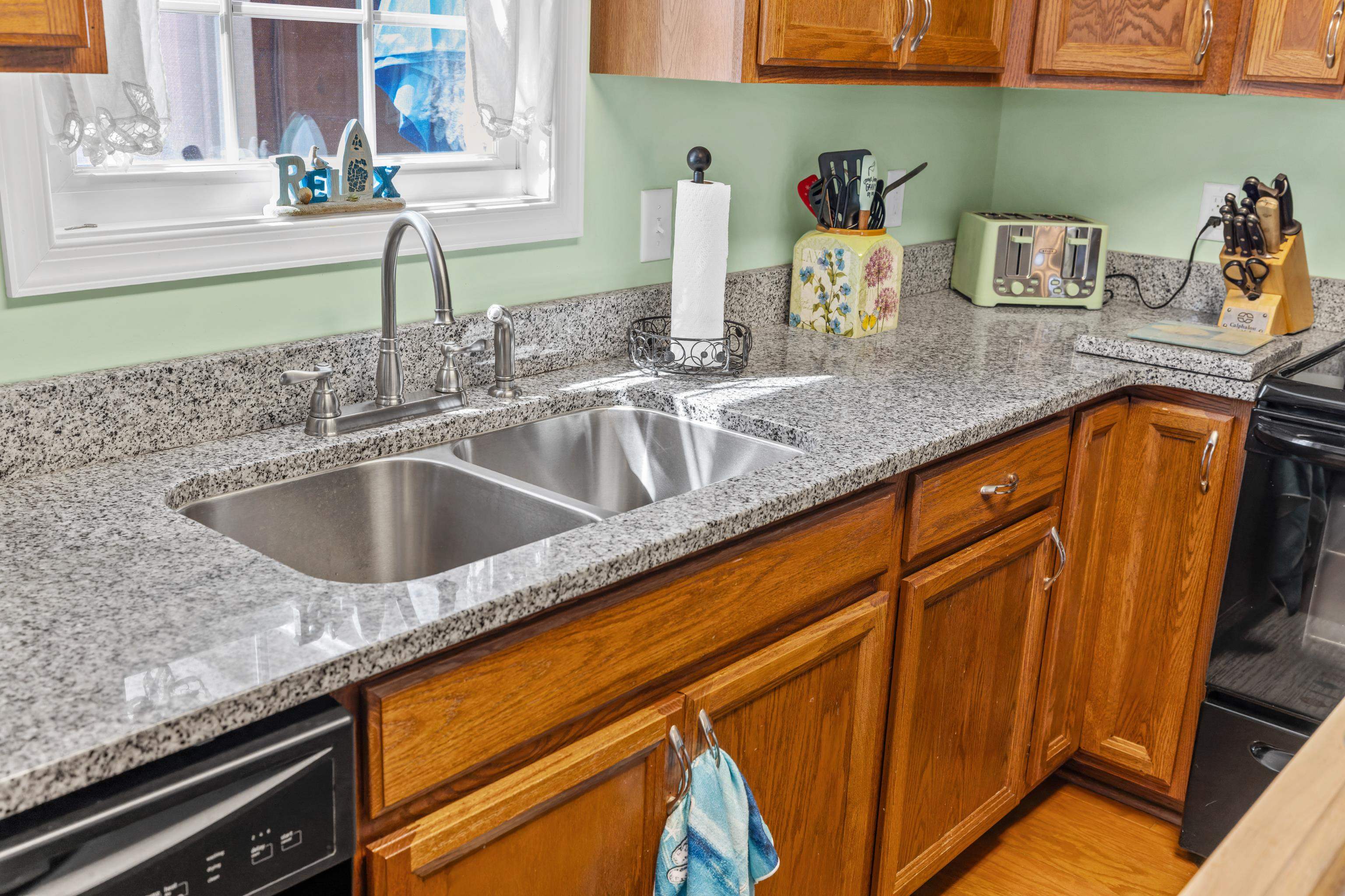 809 CARSON CIR, GROTTOES, Virginia 24441, 3 Bedrooms Bedrooms, ,2 BathroomsBathrooms,Residential,809 CARSON CIR,674925 MLS # 674925