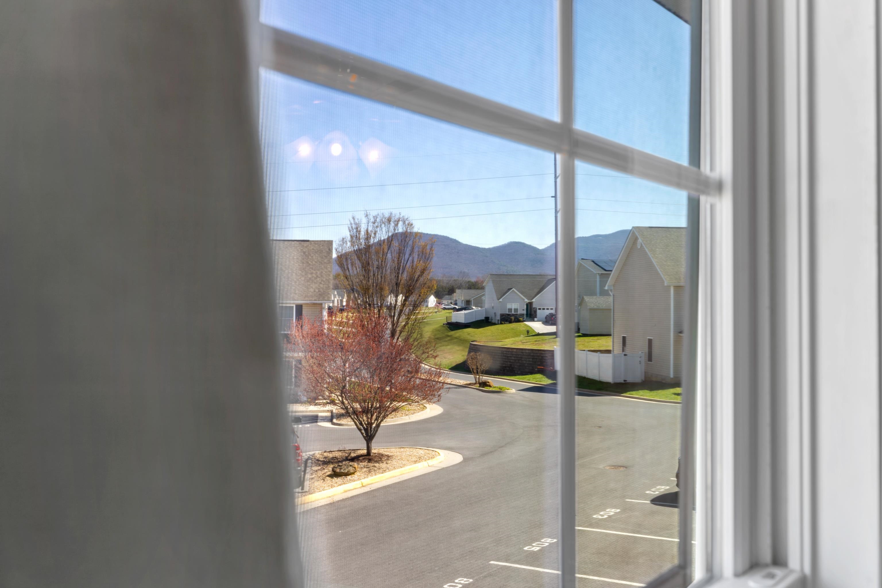 809 CARSON CIR, GROTTOES, Virginia 24441, 3 Bedrooms Bedrooms, ,2 BathroomsBathrooms,Residential,809 CARSON CIR,674925 MLS # 674925