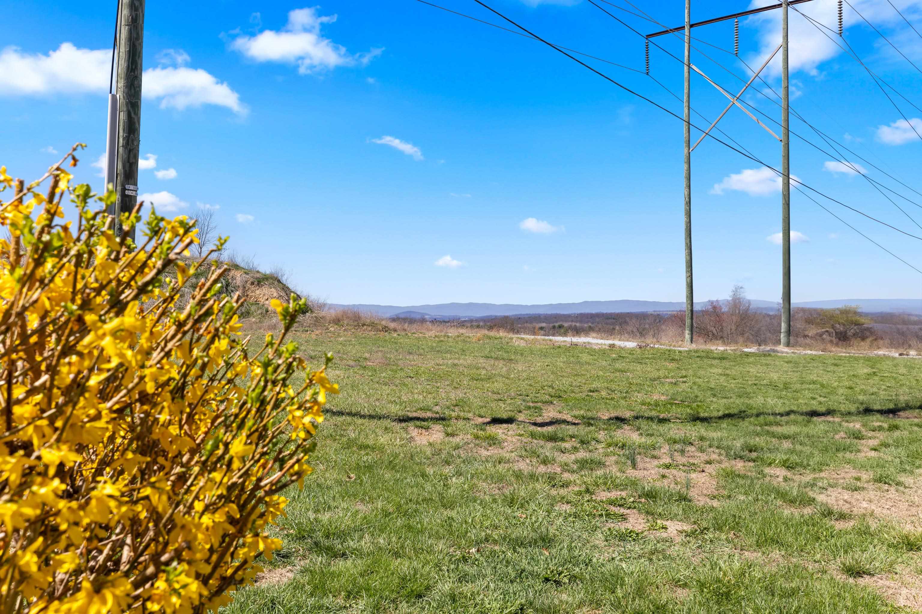 809 CARSON CIR, GROTTOES, Virginia 24441, 3 Bedrooms Bedrooms, ,2 BathroomsBathrooms,Residential,809 CARSON CIR,674925 MLS # 674925