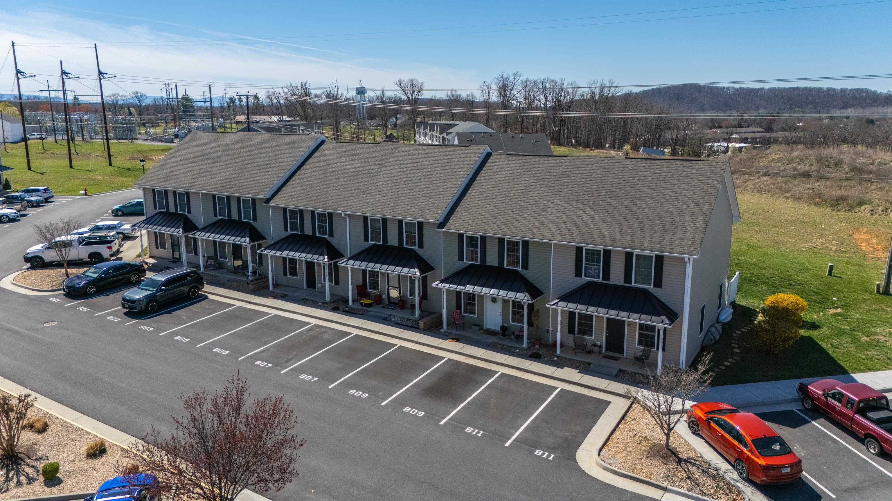 809 CARSON CIR, GROTTOES, Virginia 24441, 3 Bedrooms Bedrooms, ,2 BathroomsBathrooms,Residential,809 CARSON CIR,674925 MLS # 674925