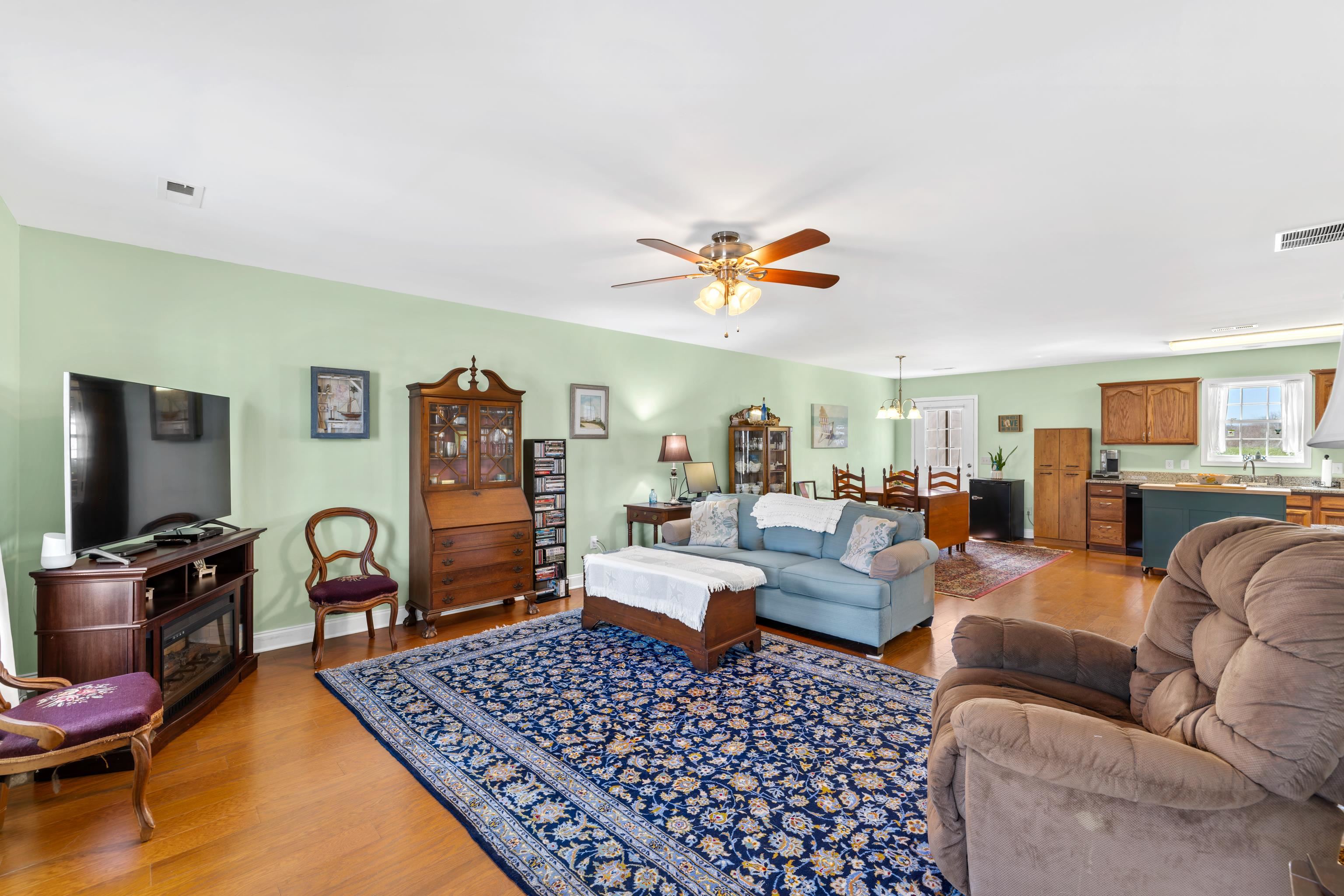 809 CARSON CIR, GROTTOES, Virginia 24441, 3 Bedrooms Bedrooms, ,2 BathroomsBathrooms,Residential,809 CARSON CIR,674925 MLS # 674925