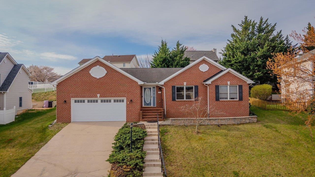 1151 DECCA DR, HARRISONBURG, Virginia 22801, 3 Bedrooms Bedrooms, ,2 BathroomsBathrooms,Residential,1151 DECCA DR,674932 MLS # 674932