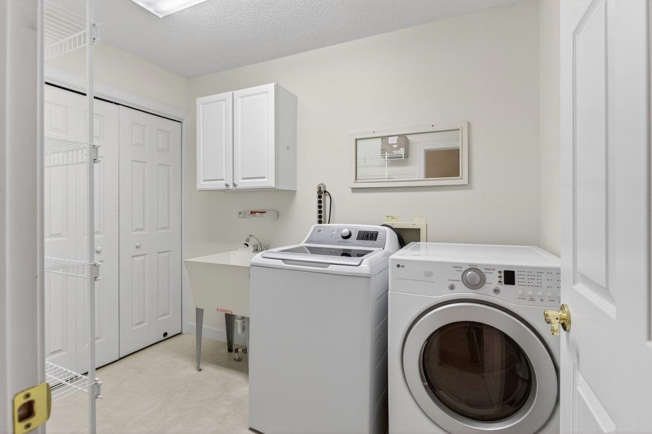 1151 DECCA DR, HARRISONBURG, Virginia 22801, 3 Bedrooms Bedrooms, ,2 BathroomsBathrooms,Residential,1151 DECCA DR,674932 MLS # 674932