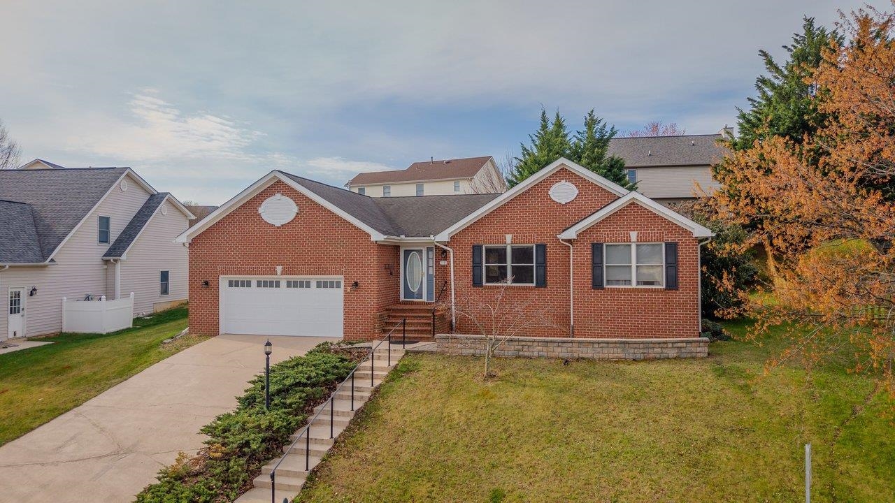 1151 DECCA DR, HARRISONBURG, Virginia 22801, 3 Bedrooms Bedrooms, ,2 BathroomsBathrooms,Residential,1151 DECCA DR,674932 MLS # 674932