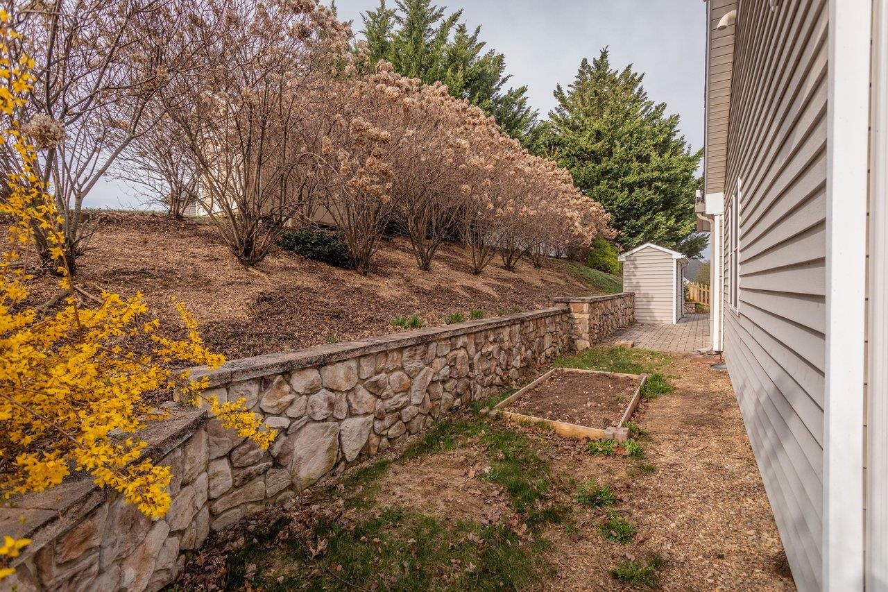 1151 DECCA DR, HARRISONBURG, Virginia 22801, 3 Bedrooms Bedrooms, ,2 BathroomsBathrooms,Residential,1151 DECCA DR,674932 MLS # 674932