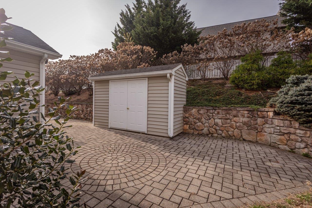 1151 DECCA DR, HARRISONBURG, Virginia 22801, 3 Bedrooms Bedrooms, ,2 BathroomsBathrooms,Residential,1151 DECCA DR,674932 MLS # 674932