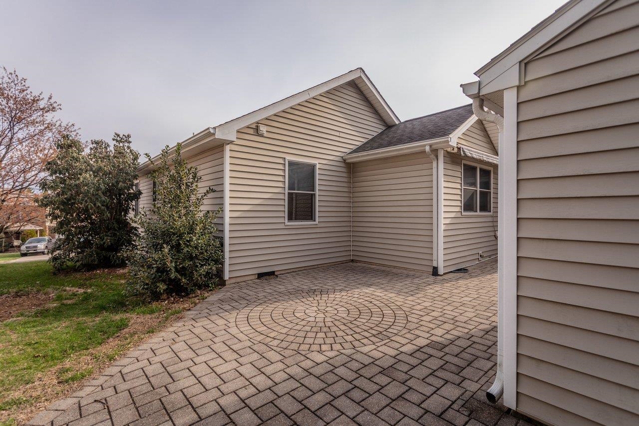 1151 DECCA DR, HARRISONBURG, Virginia 22801, 3 Bedrooms Bedrooms, ,2 BathroomsBathrooms,Residential,1151 DECCA DR,674932 MLS # 674932