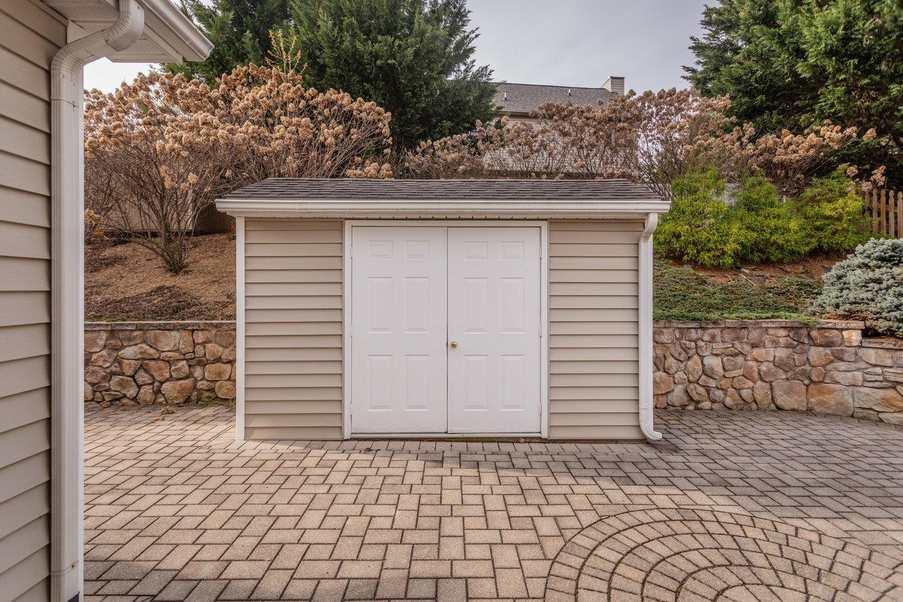 1151 DECCA DR, HARRISONBURG, Virginia 22801, 3 Bedrooms Bedrooms, ,2 BathroomsBathrooms,Residential,1151 DECCA DR,674932 MLS # 674932