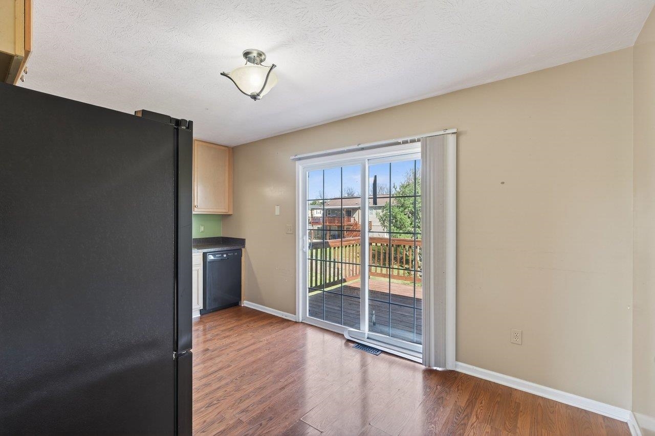 1390 STONECHRIS DR, HARRISONBURG, Virginia 22802, 3 Bedrooms Bedrooms, ,2 BathroomsBathrooms,Residential,1390 STONECHRIS DR,674936 MLS # 674936