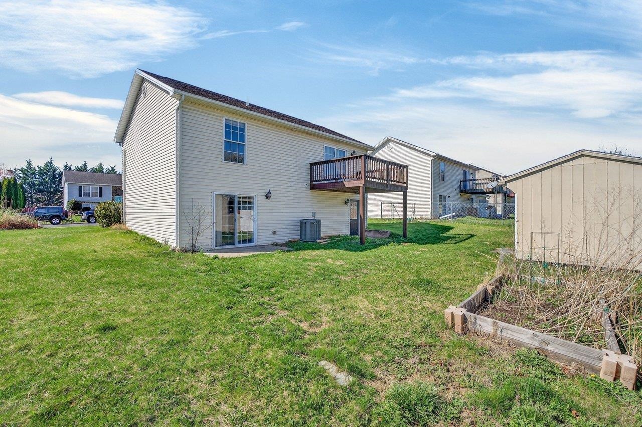 1390 STONECHRIS DR, HARRISONBURG, Virginia 22802, 3 Bedrooms Bedrooms, ,2 BathroomsBathrooms,Residential,1390 STONECHRIS DR,674936 MLS # 674936