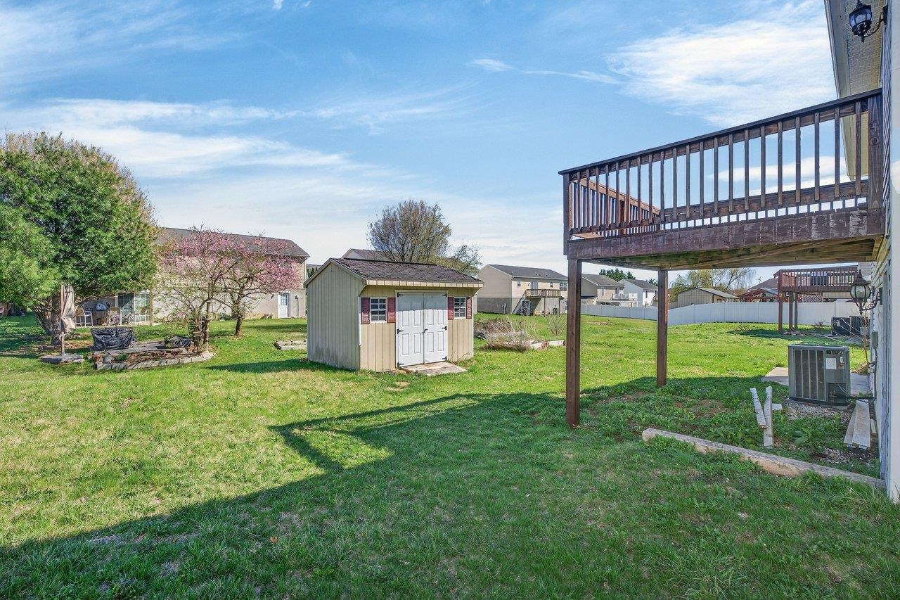 1390 STONECHRIS DR, HARRISONBURG, Virginia 22802, 3 Bedrooms Bedrooms, ,2 BathroomsBathrooms,Residential,1390 STONECHRIS DR,674936 MLS # 674936