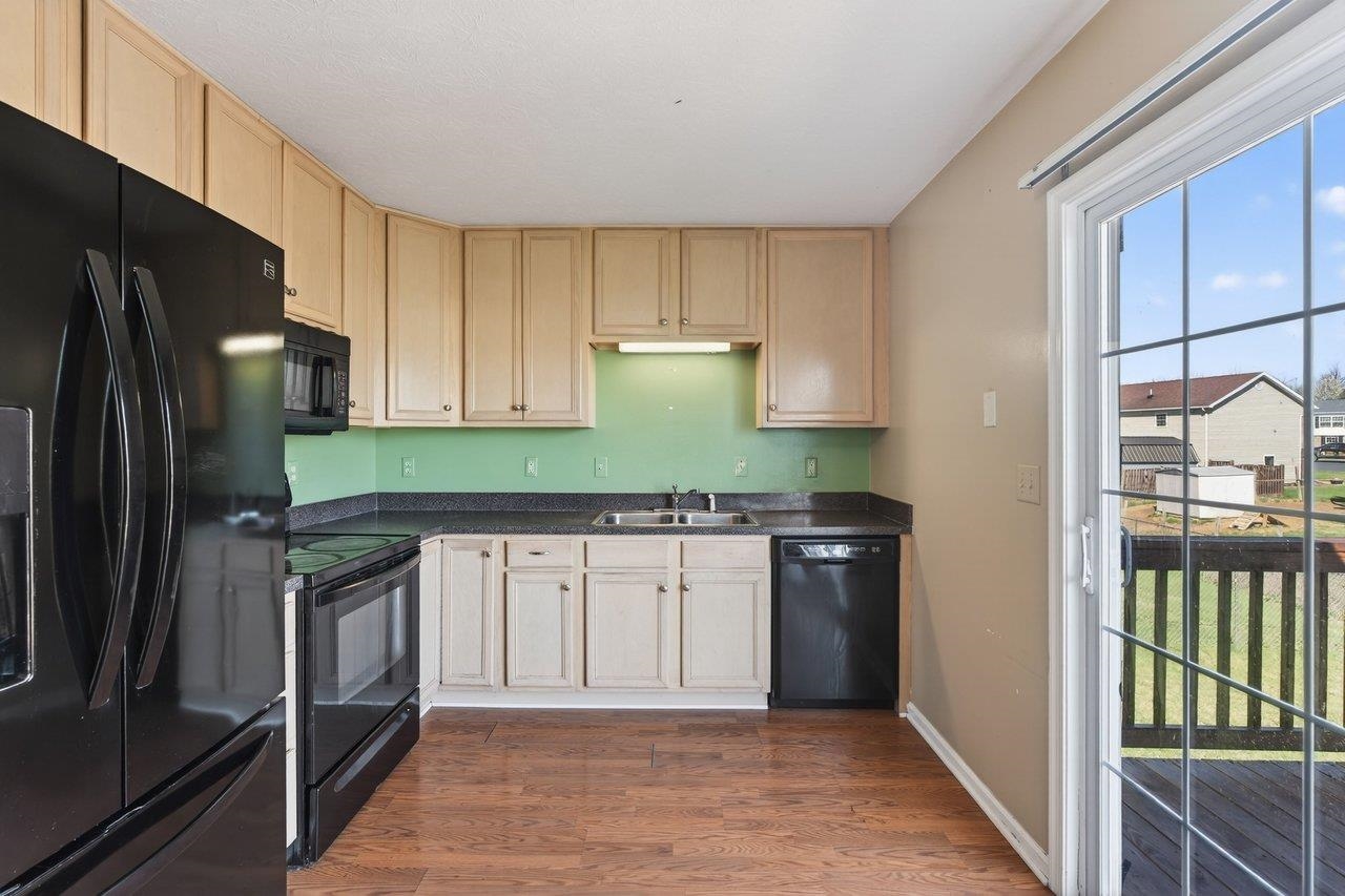 1390 STONECHRIS DR, HARRISONBURG, Virginia 22802, 3 Bedrooms Bedrooms, ,2 BathroomsBathrooms,Residential,1390 STONECHRIS DR,674936 MLS # 674936