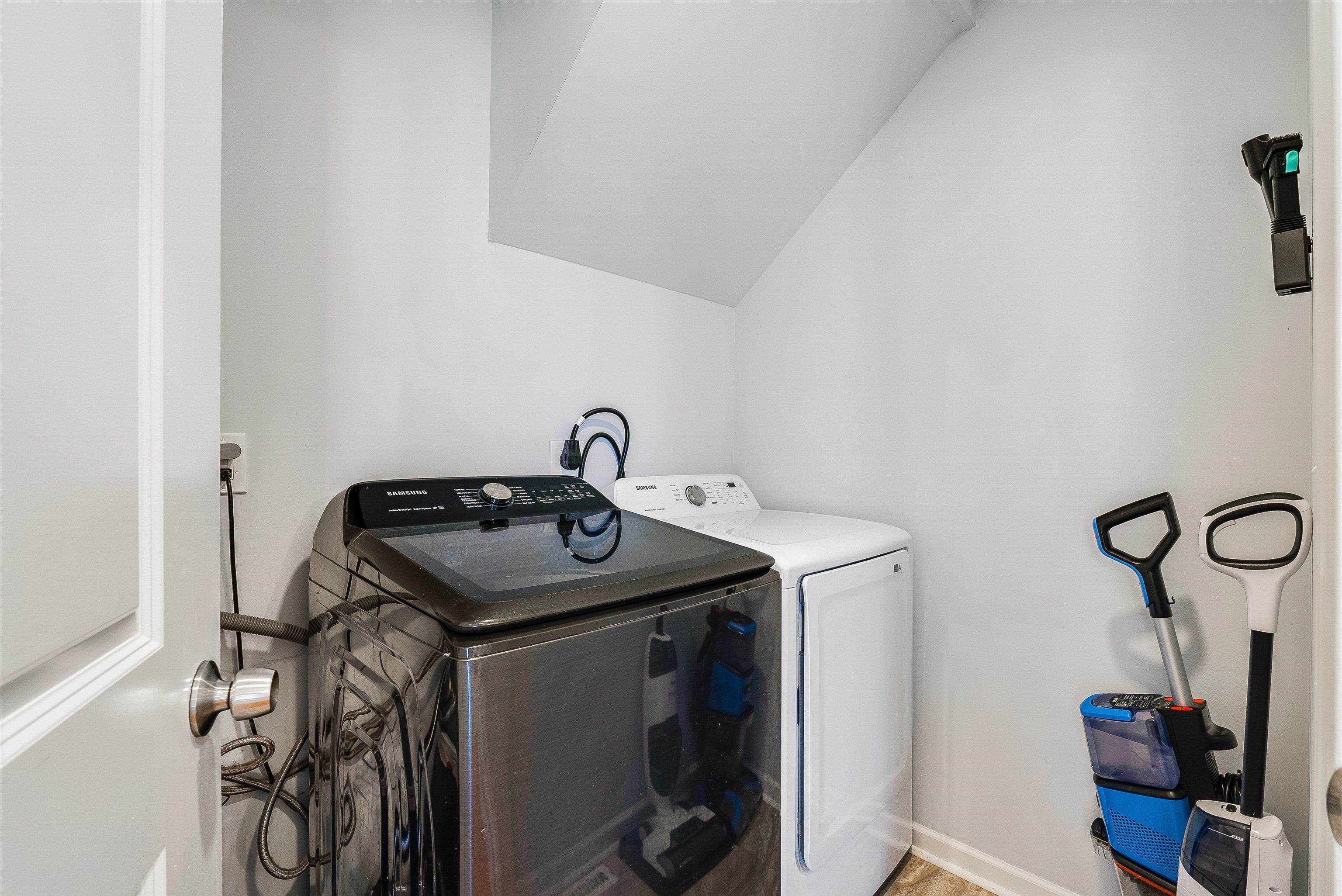 32 REED ST, FISHERSVILLE, Virginia 22939, 3 Bedrooms Bedrooms, ,2 BathroomsBathrooms,Residential,32 REED ST,674949 MLS # 674949