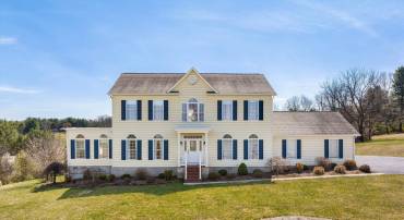 2178 CHURCHVILLE AVE, STAUNTON, Virginia 24401, 3 Bedrooms Bedrooms, ,2 BathroomsBathrooms,Residential,2178 CHURCHVILLE AVE,674956 MLS # 674956