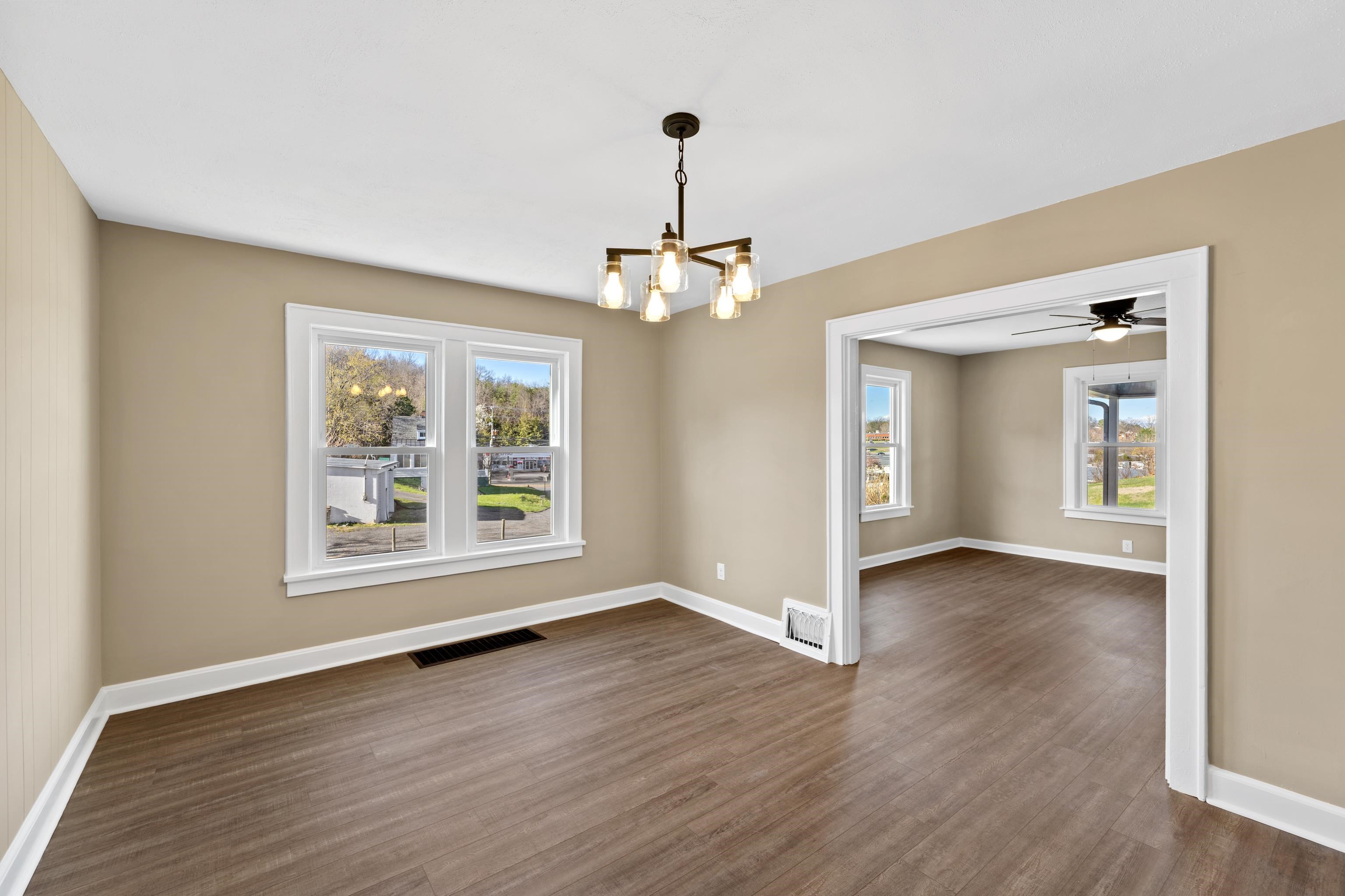 14 MULBERRY ST, STAUNTON, Virginia 24401, 4 Bedrooms Bedrooms, ,2 BathroomsBathrooms,Residential,14 MULBERRY ST,674965 MLS # 674965