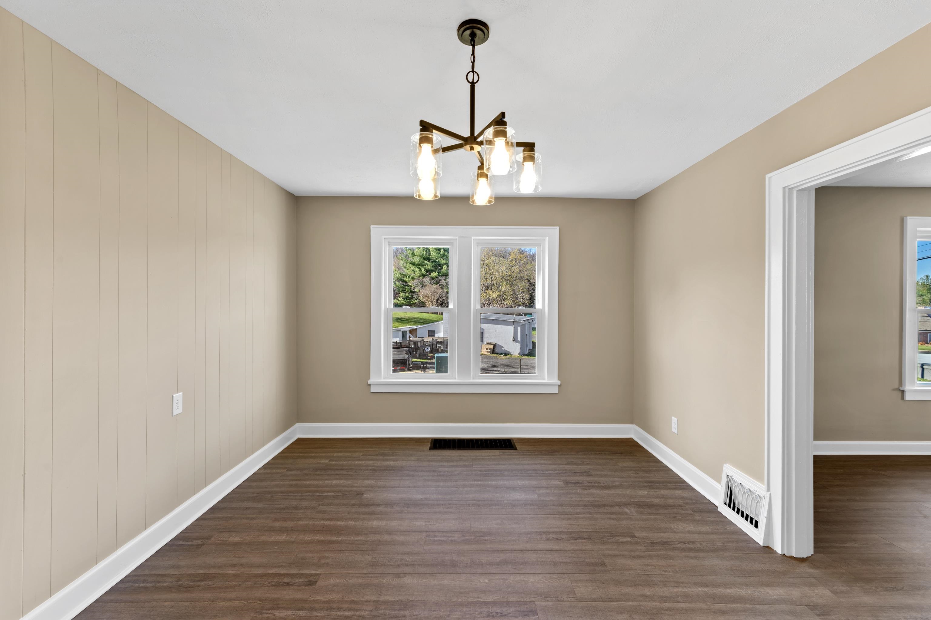 14 MULBERRY ST, STAUNTON, Virginia 24401, 4 Bedrooms Bedrooms, ,2 BathroomsBathrooms,Residential,14 MULBERRY ST,674965 MLS # 674965