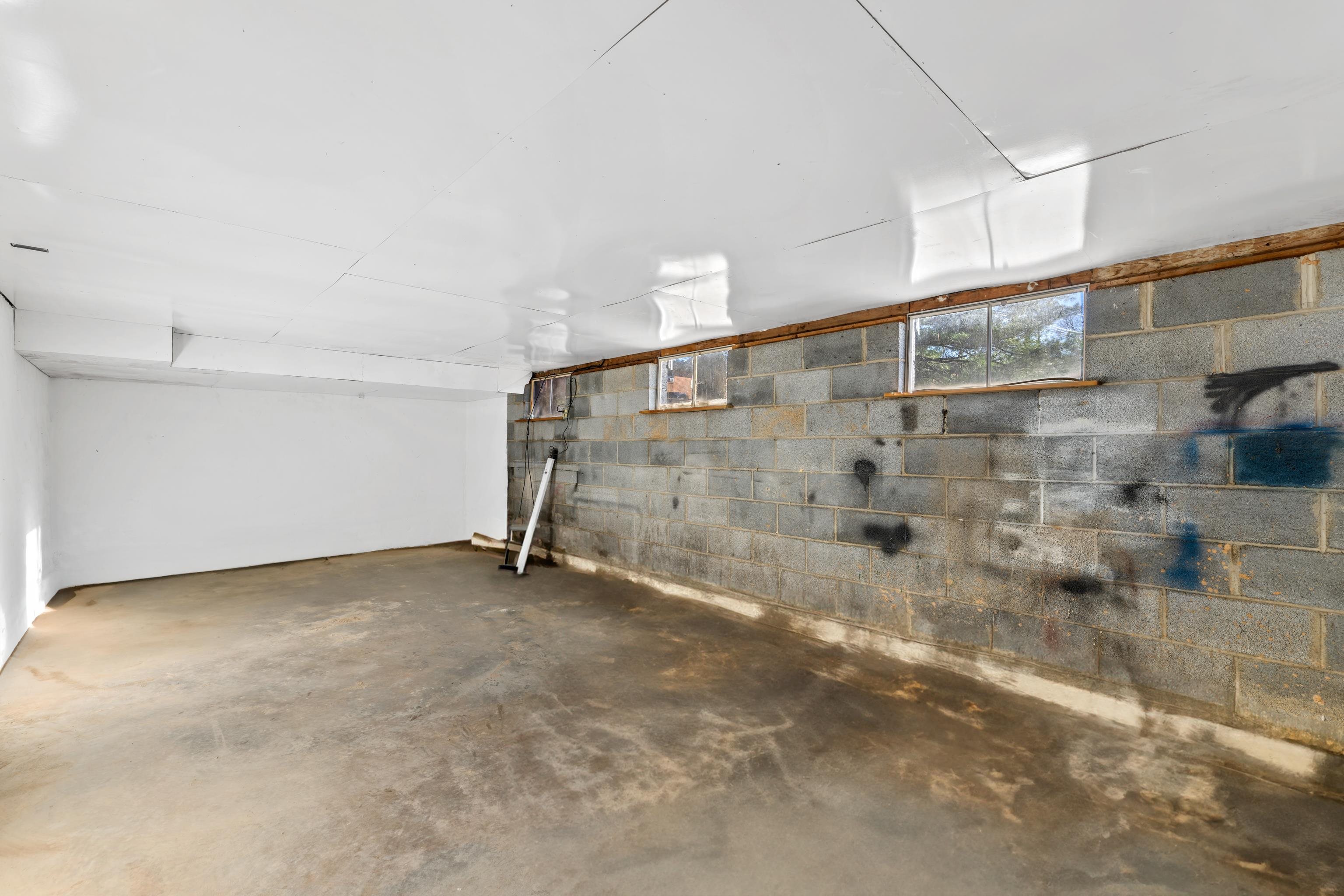 14 MULBERRY ST, STAUNTON, Virginia 24401, 4 Bedrooms Bedrooms, ,2 BathroomsBathrooms,Residential,14 MULBERRY ST,674965 MLS # 674965