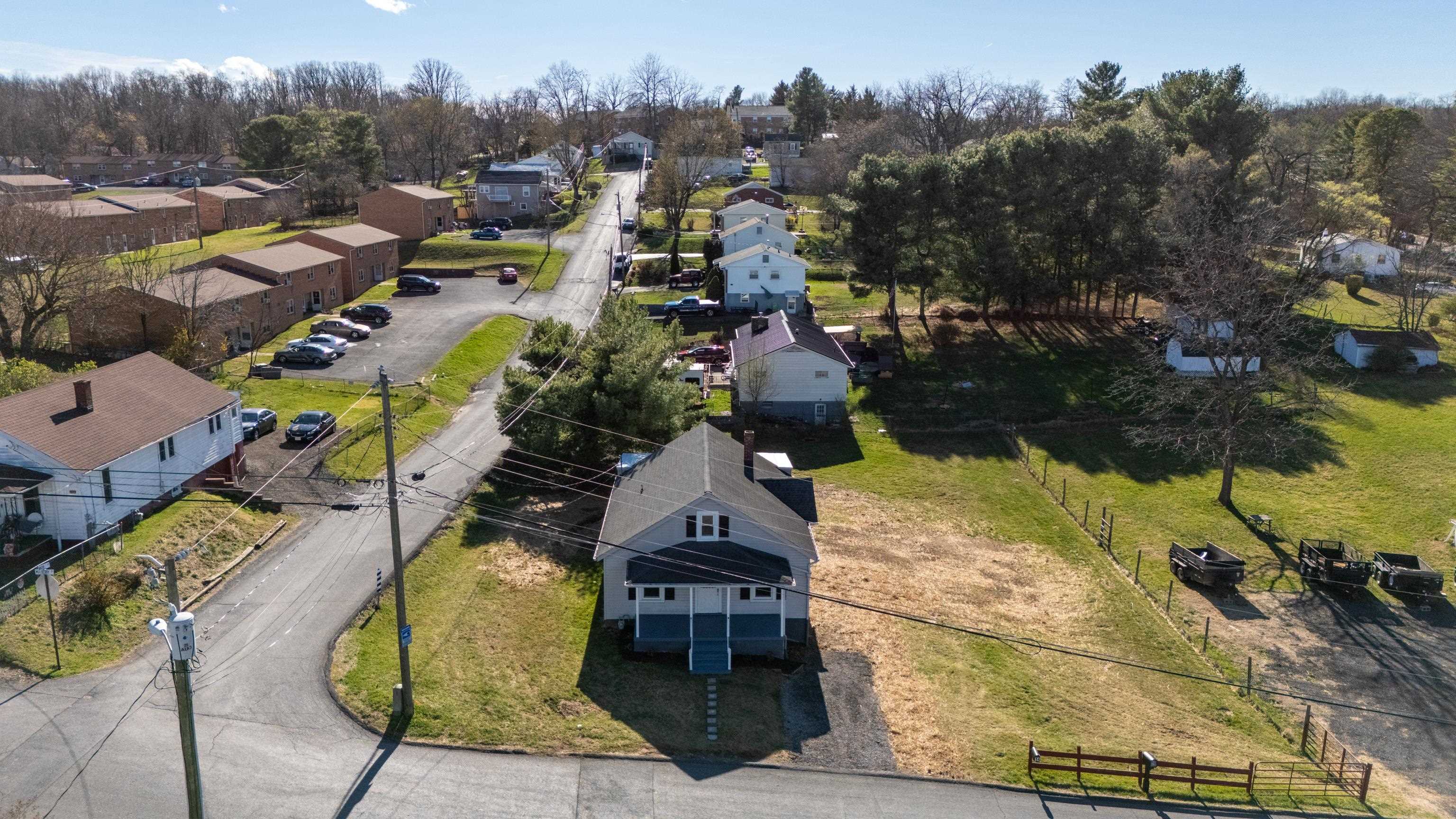 14 MULBERRY ST, STAUNTON, Virginia 24401, 4 Bedrooms Bedrooms, ,2 BathroomsBathrooms,Residential,14 MULBERRY ST,674965 MLS # 674965