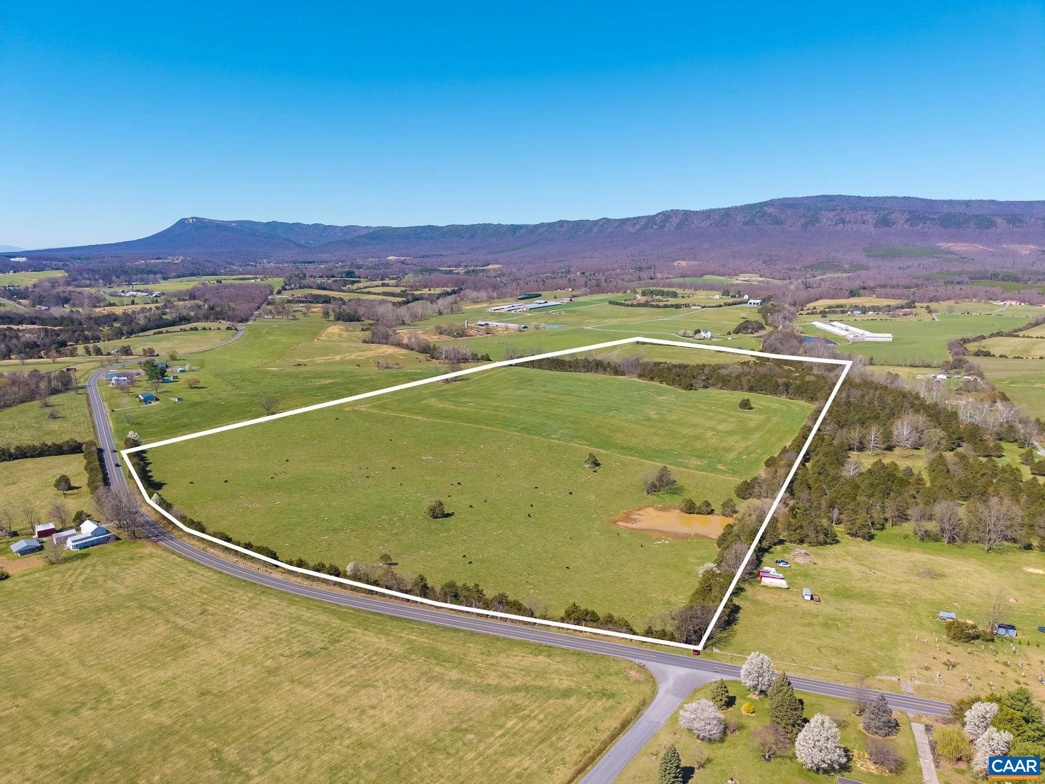 The lot lines are marked to give approximate boundaries, please see plat for exact details.