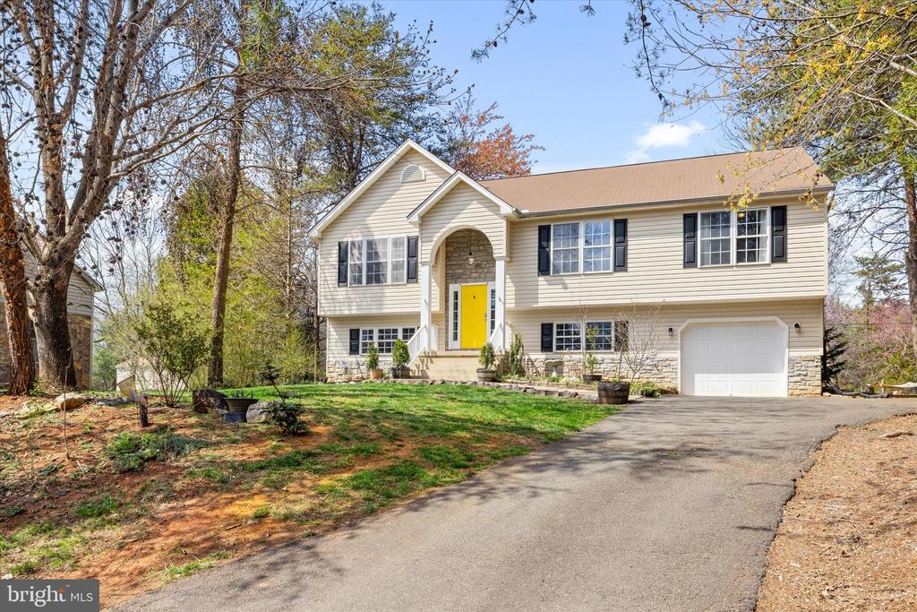 104 CARLYLE CT, LOCUST GROVE, Virginia 22508, 5 Bedrooms Bedrooms, ,3 BathroomsBathrooms,Residential,104 CARLYLE CT,VAOR2013202 MLS # VAOR2013202