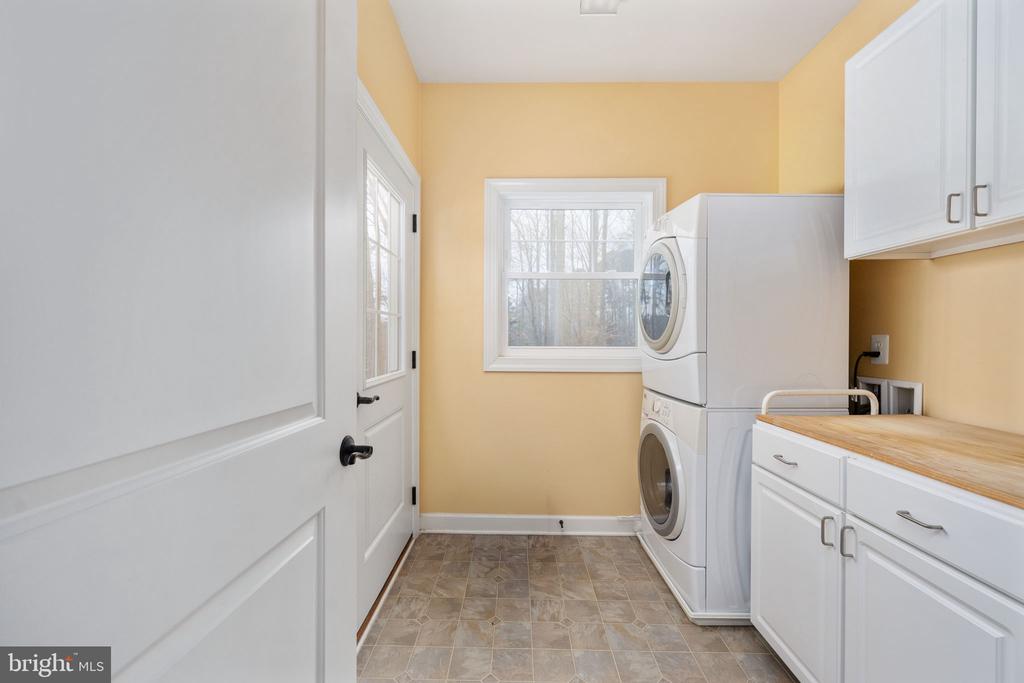 3900 WATER FRONT CT, BUMPASS, Virginia 23024, 3 Bedrooms Bedrooms, ,4 BathroomsBathrooms,Residential,3900 WATER FRONT CT,VASP2039294 MLS # VASP2039294