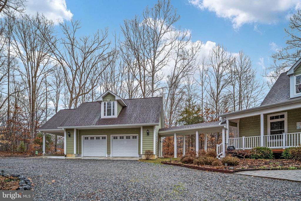 3900 WATER FRONT CT, BUMPASS, Virginia 23024, 3 Bedrooms Bedrooms, ,4 BathroomsBathrooms,Residential,3900 WATER FRONT CT,VASP2039294 MLS # VASP2039294