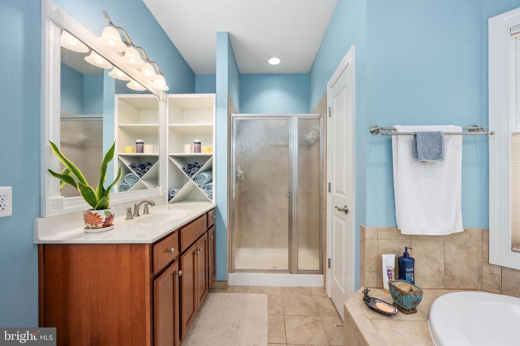 3900 WATER FRONT CT, BUMPASS, Virginia 23024, 3 Bedrooms Bedrooms, ,4 BathroomsBathrooms,Residential,3900 WATER FRONT CT,VASP2039294 MLS # VASP2039294