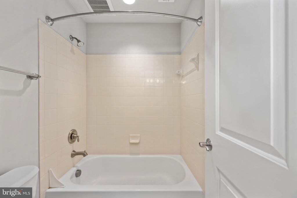 3900 WATER FRONT CT, BUMPASS, Virginia 23024, 3 Bedrooms Bedrooms, ,4 BathroomsBathrooms,Residential,3900 WATER FRONT CT,VASP2039294 MLS # VASP2039294