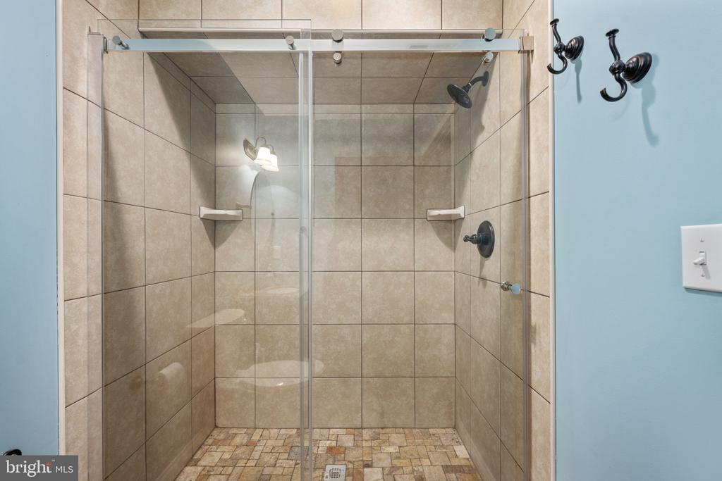 3900 WATER FRONT CT, BUMPASS, Virginia 23024, 3 Bedrooms Bedrooms, ,4 BathroomsBathrooms,Residential,3900 WATER FRONT CT,VASP2039294 MLS # VASP2039294