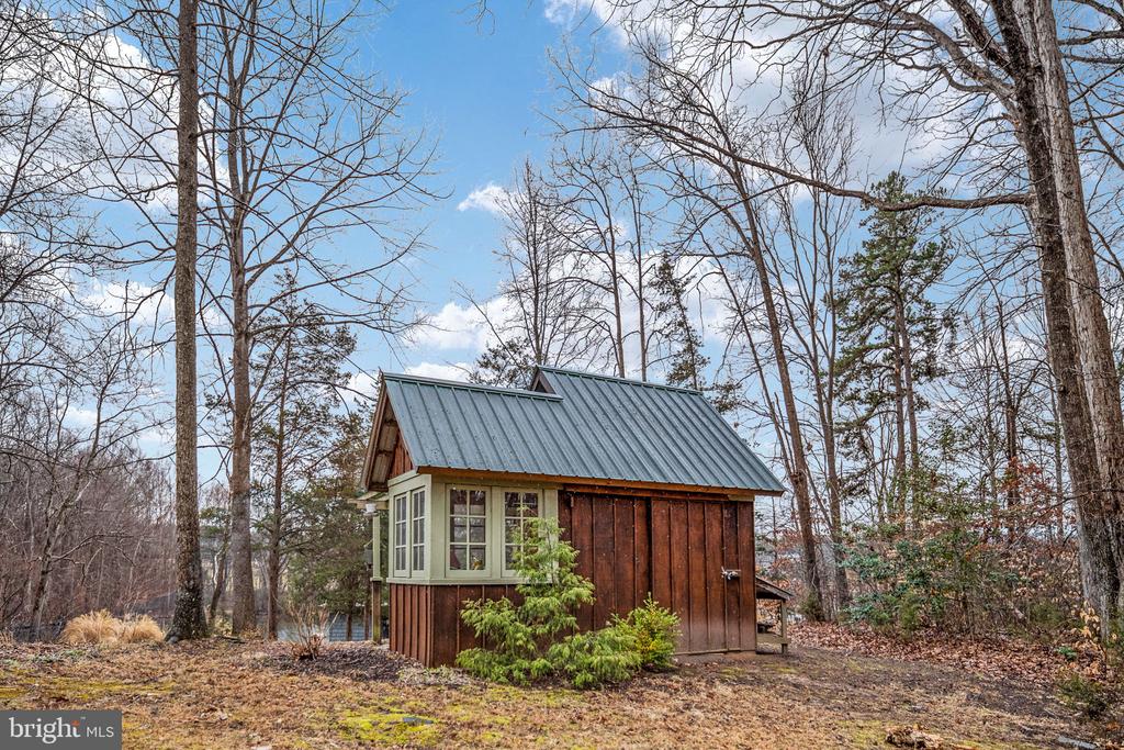 3900 WATER FRONT CT, BUMPASS, Virginia 23024, 3 Bedrooms Bedrooms, ,4 BathroomsBathrooms,Residential,3900 WATER FRONT CT,VASP2039294 MLS # VASP2039294