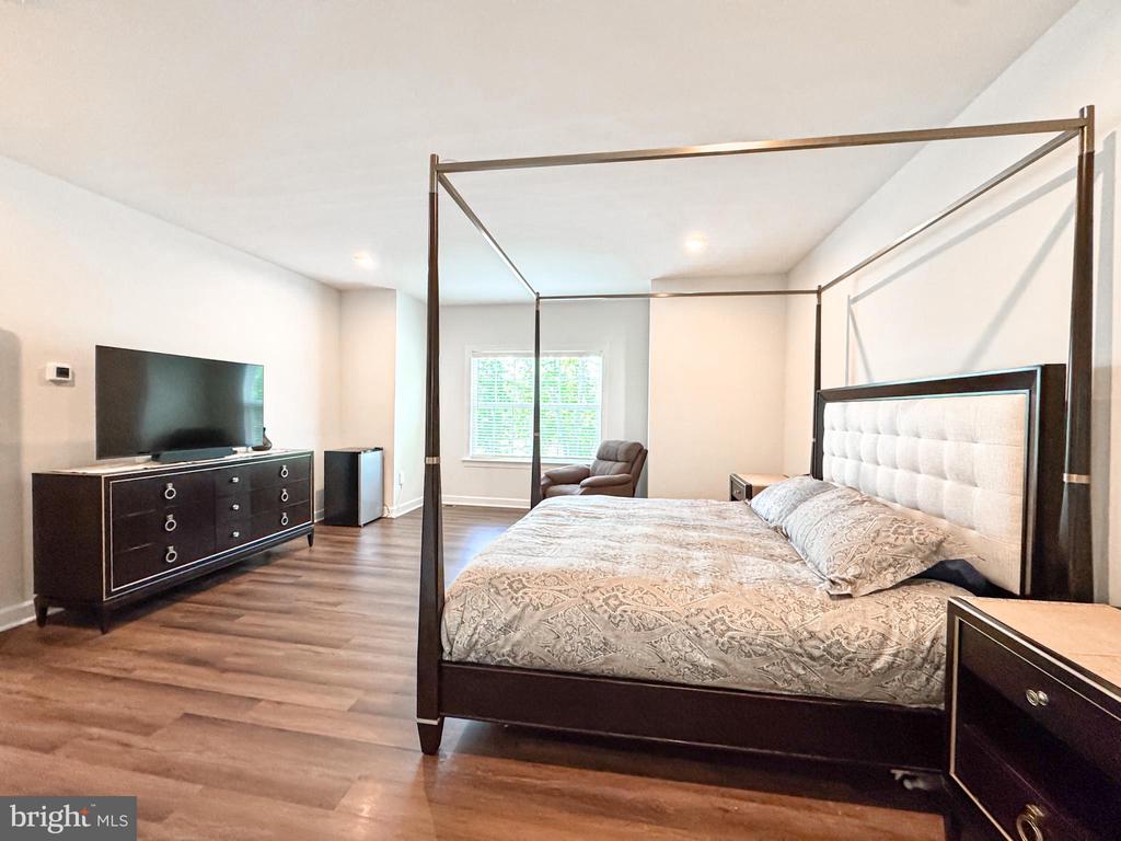 8525 LAROQUE RUN DR, FREDERICKSBURG, Virginia 22407, 5 Bedrooms Bedrooms, ,4 BathroomsBathrooms,Residential,8525 LAROQUE RUN DR,VASP2039226 MLS # VASP2039226