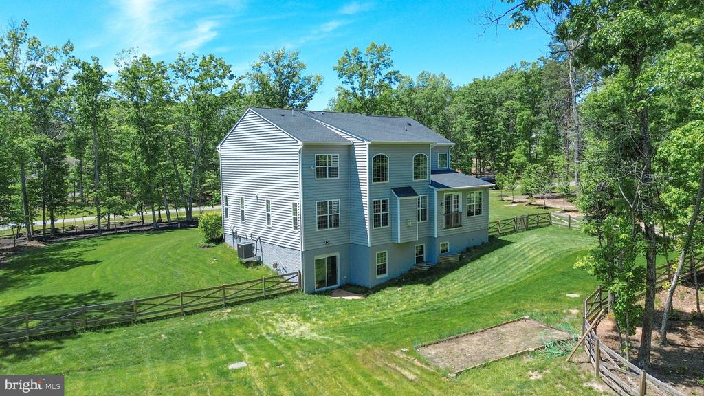 8525 LAROQUE RUN DR, FREDERICKSBURG, Virginia 22407, 5 Bedrooms Bedrooms, ,4 BathroomsBathrooms,Residential,8525 LAROQUE RUN DR,VASP2039226 MLS # VASP2039226