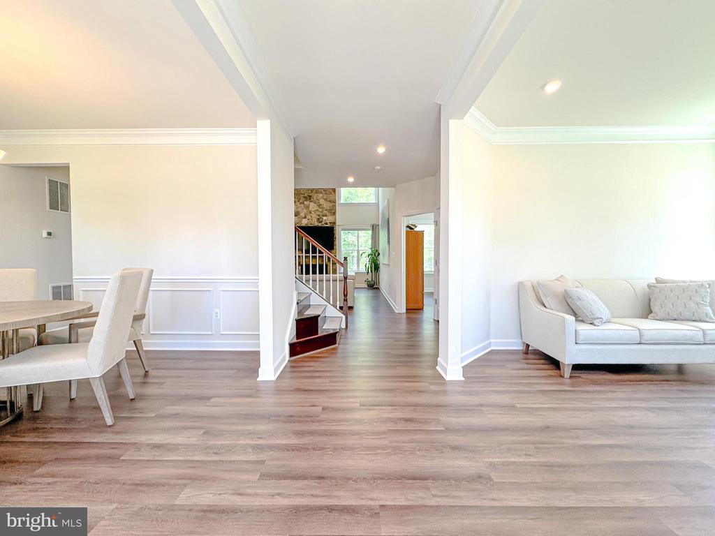 8525 LAROQUE RUN DR, FREDERICKSBURG, Virginia 22407, 5 Bedrooms Bedrooms, ,4 BathroomsBathrooms,Residential,8525 LAROQUE RUN DR,VASP2039226 MLS # VASP2039226