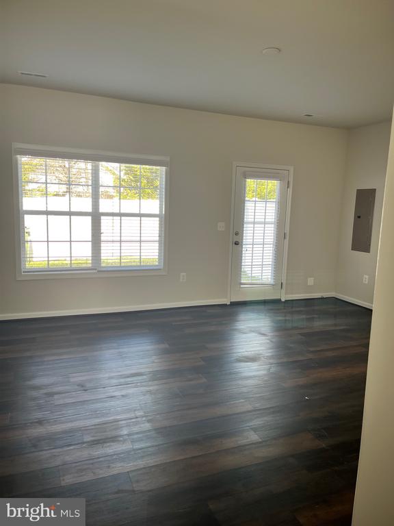 12114 BOWLING FARM CT, FREDERICKSBURG, Virginia 22407, 3 Bedrooms Bedrooms, ,2 BathroomsBathrooms,Residential,12114 BOWLING FARM CT,VASP2040000 MLS # VASP2040000