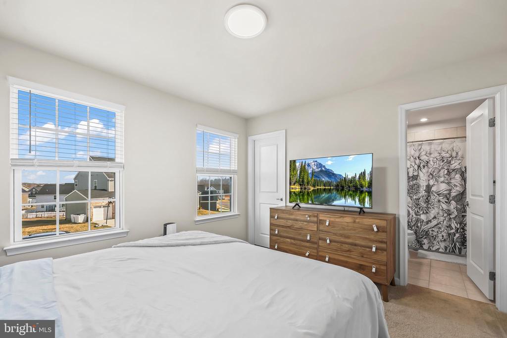 5010 BIRCH LEAF CIR, FREDERICKSBURG, Virginia 22407, 4 Bedrooms Bedrooms, ,4 BathroomsBathrooms,Residential,5010 BIRCH LEAF CIR,VASP2039934 MLS # VASP2039934