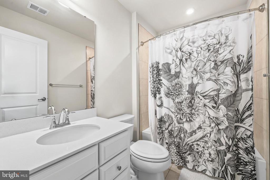 5010 BIRCH LEAF CIR, FREDERICKSBURG, Virginia 22407, 4 Bedrooms Bedrooms, ,4 BathroomsBathrooms,Residential,5010 BIRCH LEAF CIR,VASP2039934 MLS # VASP2039934