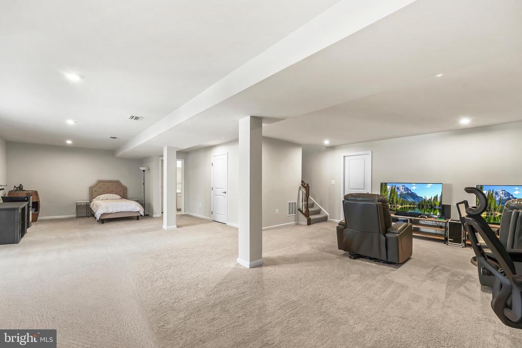 5010 BIRCH LEAF CIR, FREDERICKSBURG, Virginia 22407, 4 Bedrooms Bedrooms, ,4 BathroomsBathrooms,Residential,5010 BIRCH LEAF CIR,VASP2039934 MLS # VASP2039934