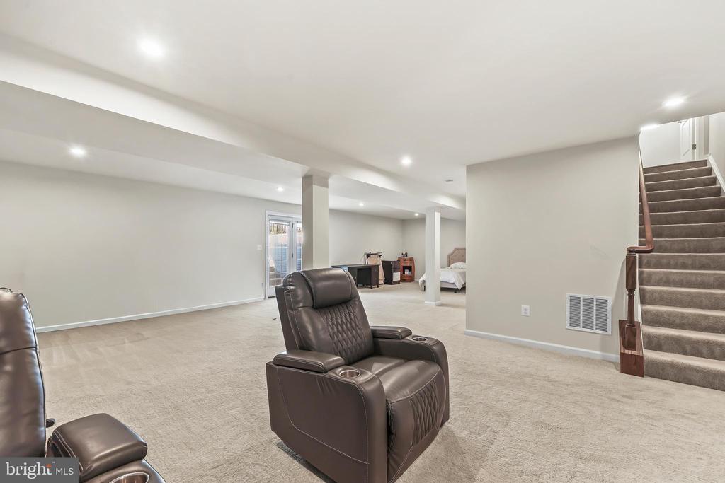 5010 BIRCH LEAF CIR, FREDERICKSBURG, Virginia 22407, 4 Bedrooms Bedrooms, ,4 BathroomsBathrooms,Residential,5010 BIRCH LEAF CIR,VASP2039934 MLS # VASP2039934